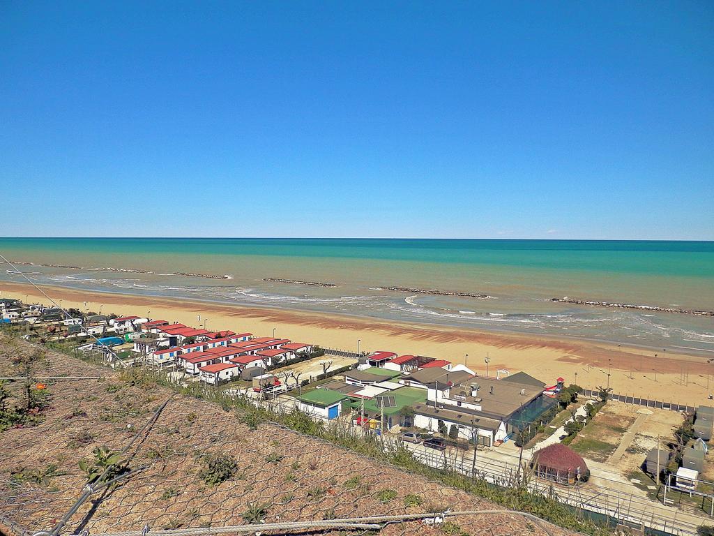Hotel Ristorante Miramare Pesaro Kültér fotó