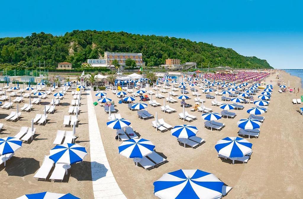 Hotel Ristorante Miramare Pesaro Kültér fotó