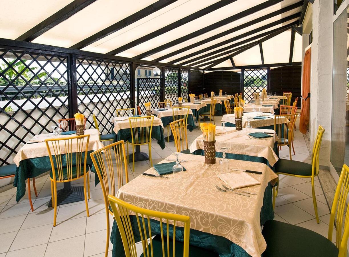 Hotel Ristorante Miramare Pesaro Kültér fotó